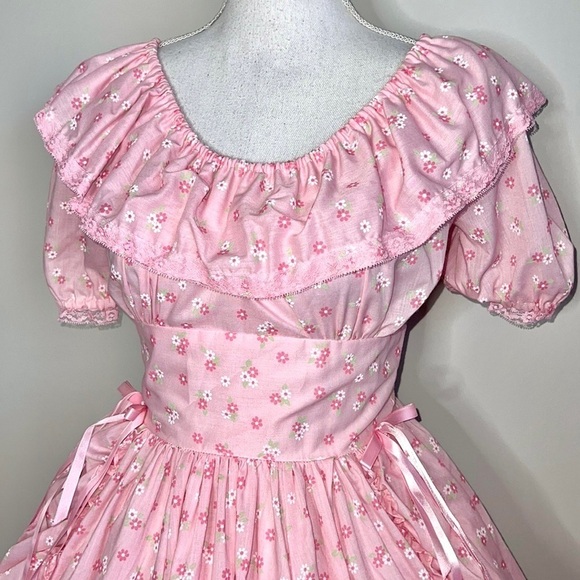 1970s Vintage Prairie Swing Dress - Picture 3 of 8